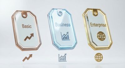 Drei moderne, schwebende Preisschilder aus Glas in unterschiedlichen Höhen. Links "Basic" (Bronze), Mitte "Business" (Silber/Blau leuchtend), Rechts "Enterprise" (Gold/Premium). Darunter 3D-Icons für wachsende Funktionalität. Heller, cleaner Studio-Hintergrund. style: photorealistic, cinematic lighting, highly detailed, 8k resolution, depth of field